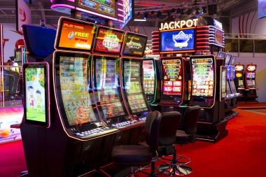 suhubola mobile app interface showing live dealer tables and menu